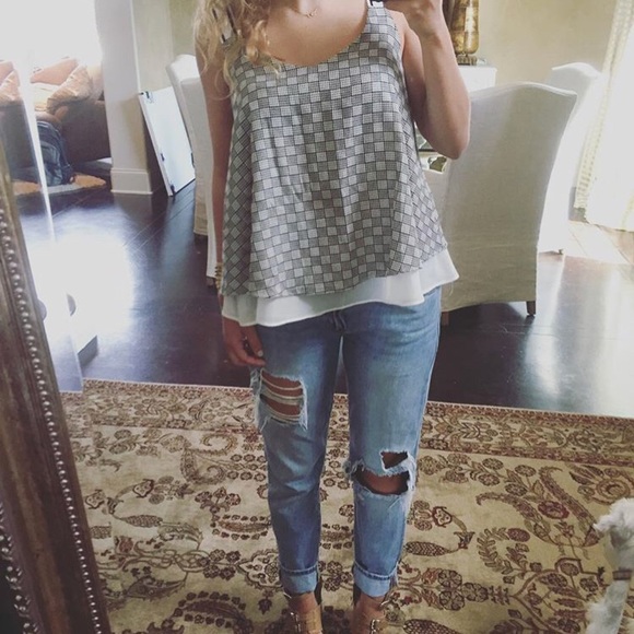 Black & White Contrast Pattern Top - Picture 3 of 7